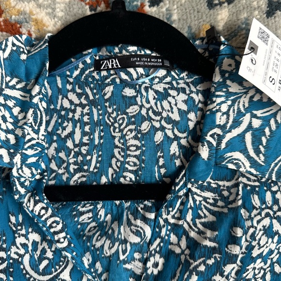 Dress - Picture 8 of 8